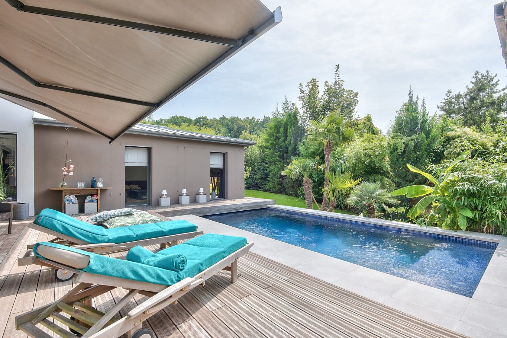 Villa contemporaine avec Piscine à Rueil-Malmaison