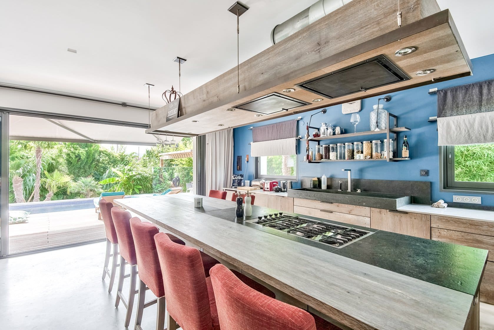 Villa contemporaine avec Piscine à Rueil-Malmaison