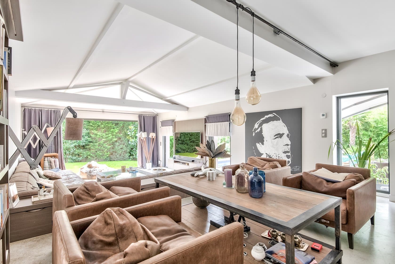 Villa contemporaine avec Piscine à Rueil-Malmaison
