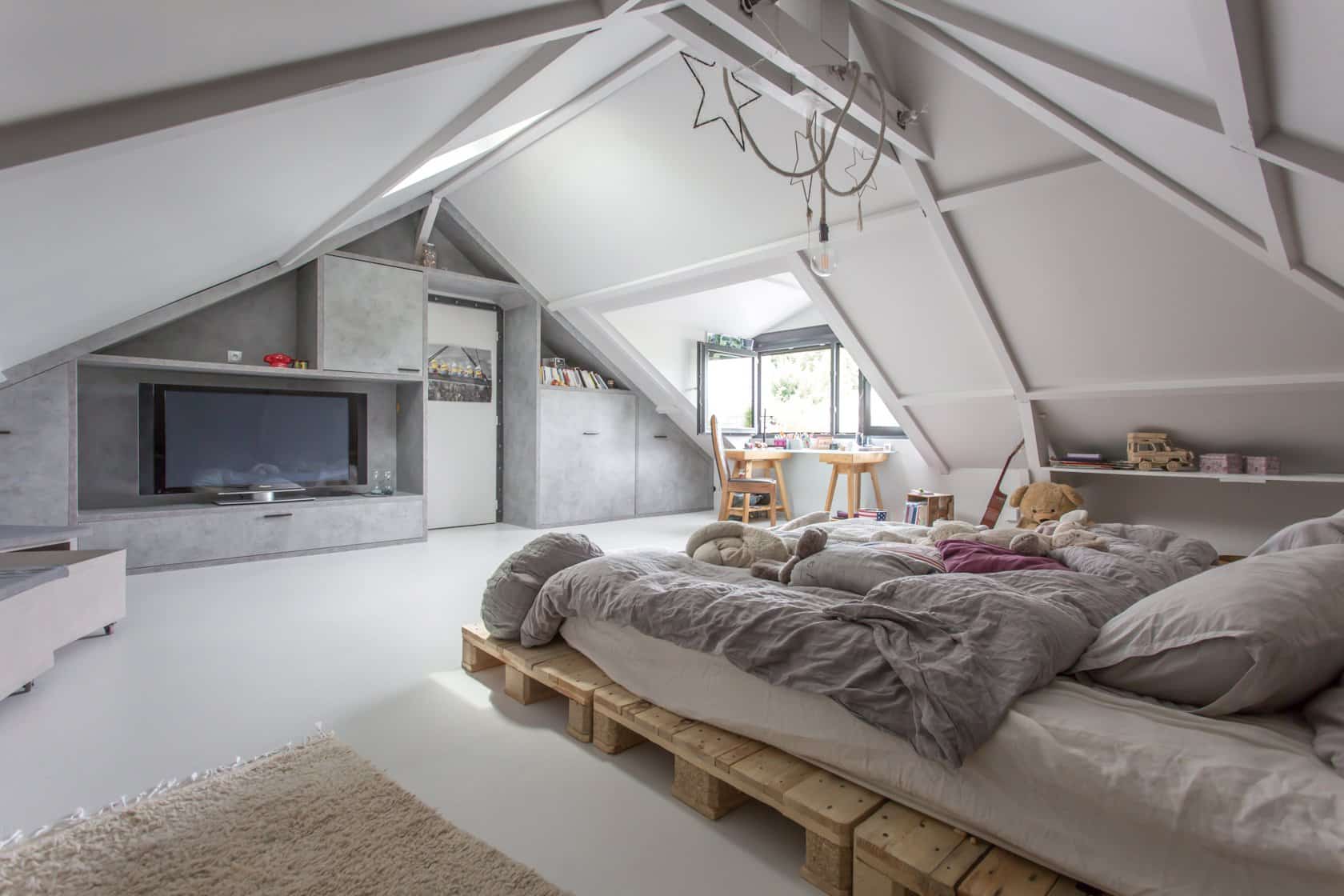 Villa contemporaine avec Piscine à Rueil-Malmaison