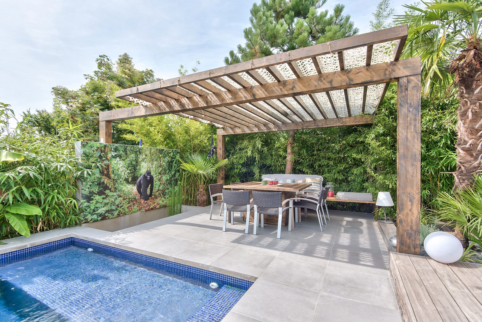 Villa contemporaine avec Piscine à Rueil-Malmaison