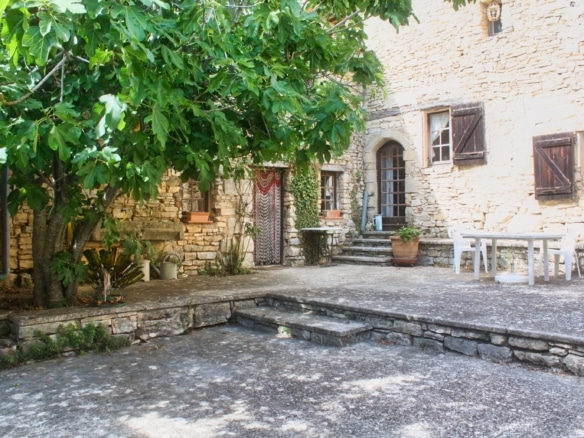 Mas provençal de charme de 300 m² à Viens – Luberon