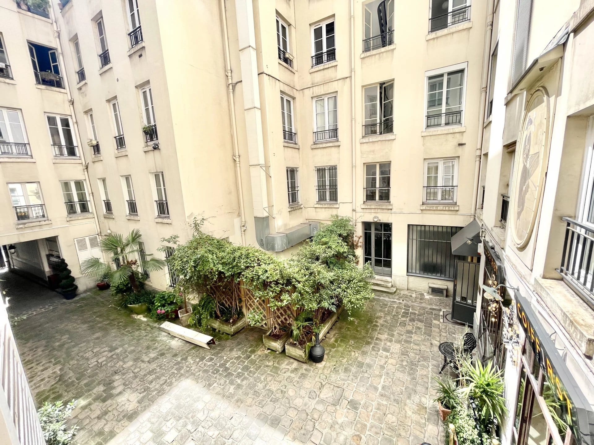 114012496364e8897bc1c232.00235423_1920.webp-original-4799 Appt 2 P – 45 m2 – Saint Germain des Prés