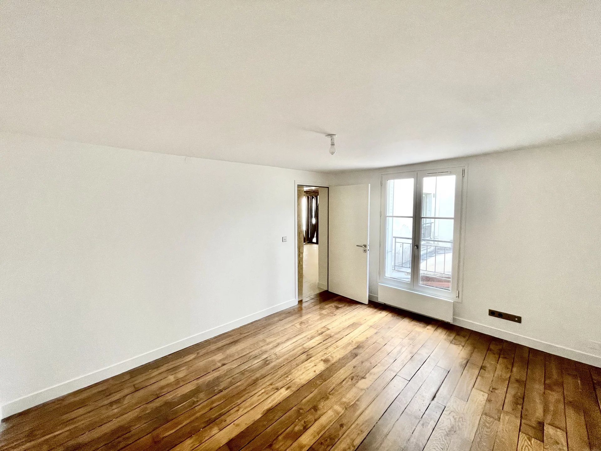 152132778964e889261cc951.24378350_1920.webp-original-4799 Appt 2 P – 45 m2 – Saint Germain des Prés
