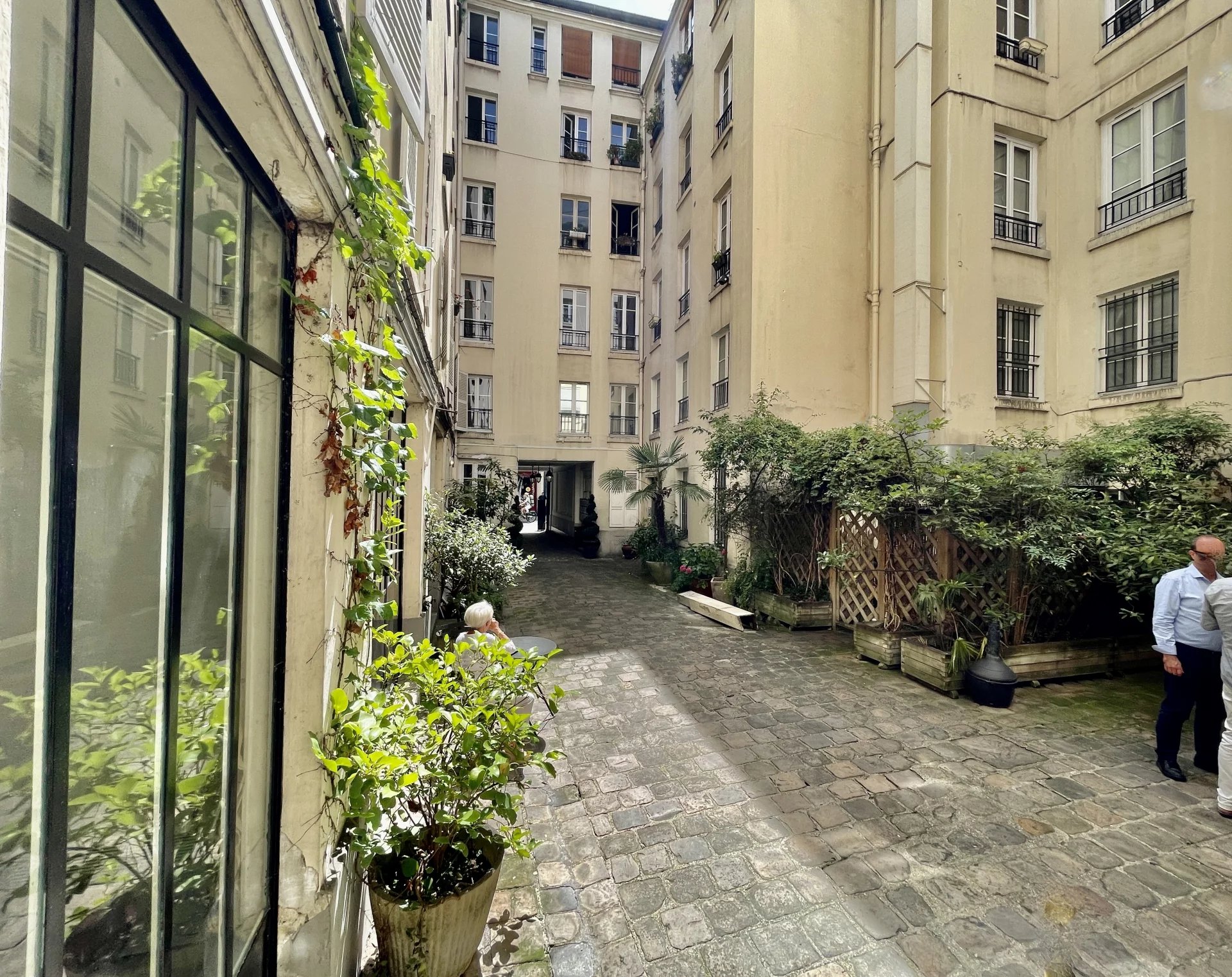 31079959764e889318365c2.77724860_1920.webp-original-4799 Appt 2 P – 45 m2 – Saint Germain des Prés