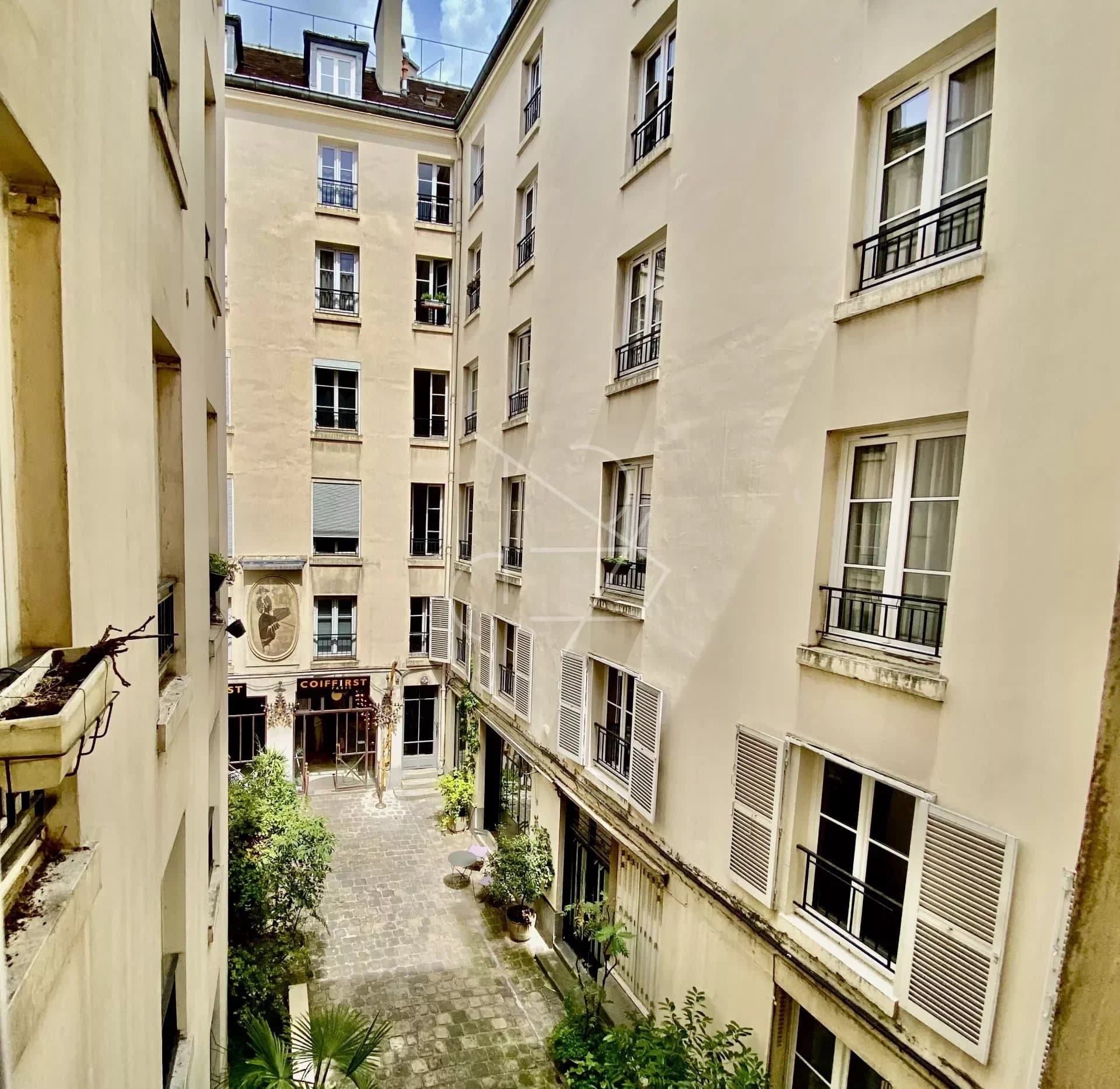 32329485364e873f1ad0ac0.83370819_d00cf28622_1920.webp-original-4807 Appt 5P – 109 m2 – Saint Germain des Prés