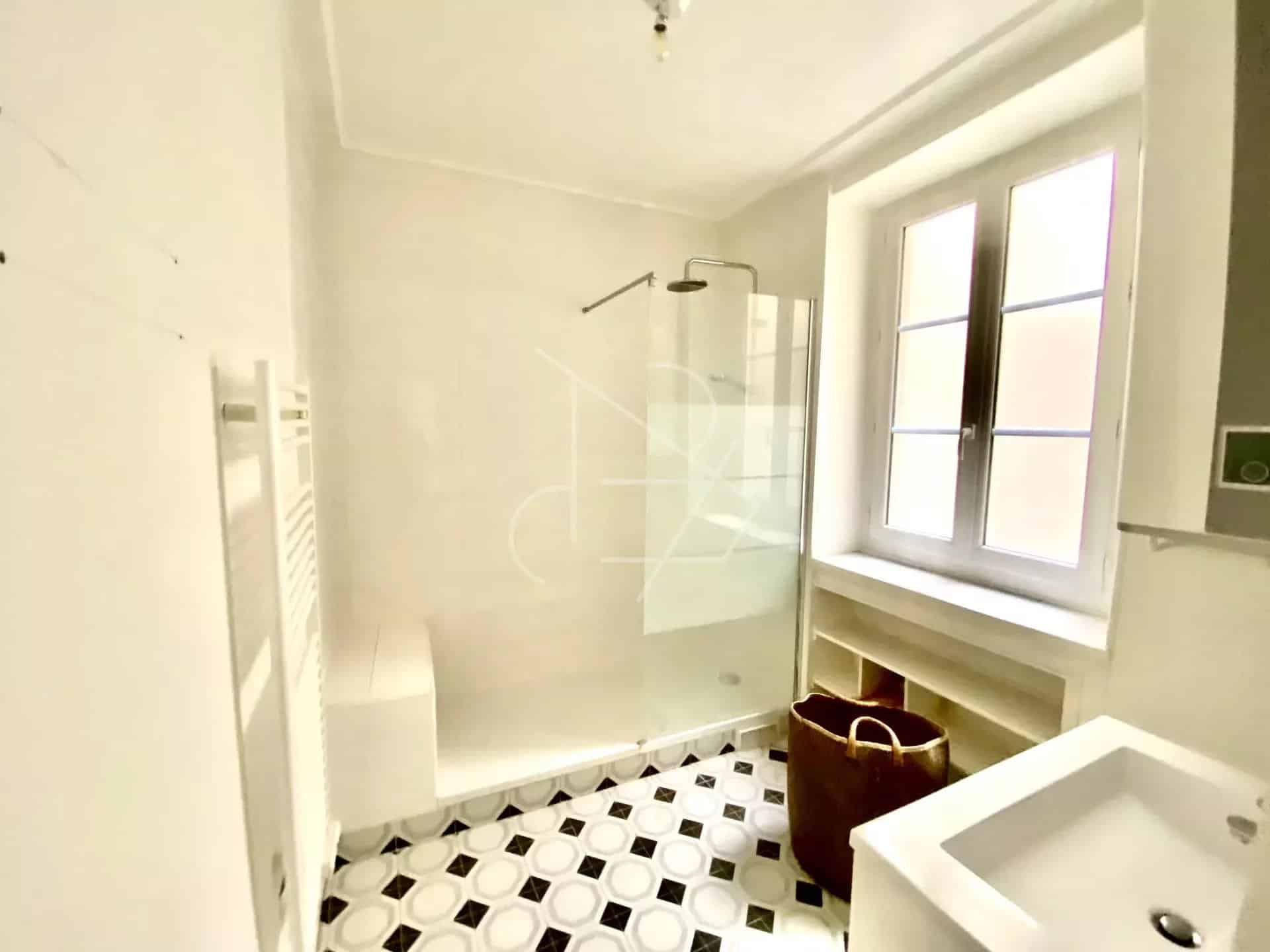 7921544964e8709eb96c51.44092369_06ed21c9e7_1920.webp-original-4807 Appt 5P – 109 m2 – Saint Germain des Prés