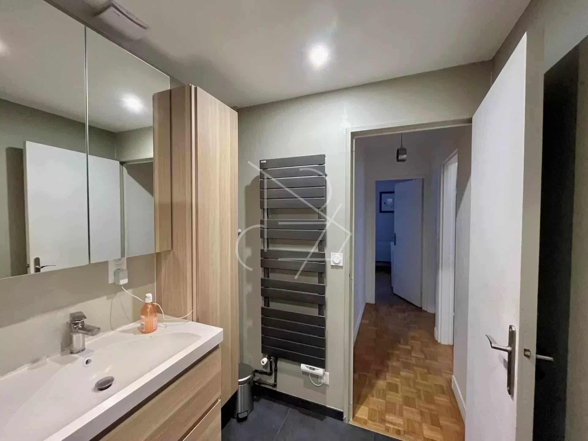 b558fa7bf2f7d13db0e143ddc71caad0_0be157d1e7_1920-original-5040 Appartement 5 pièces – 97 m2 – Buzenval