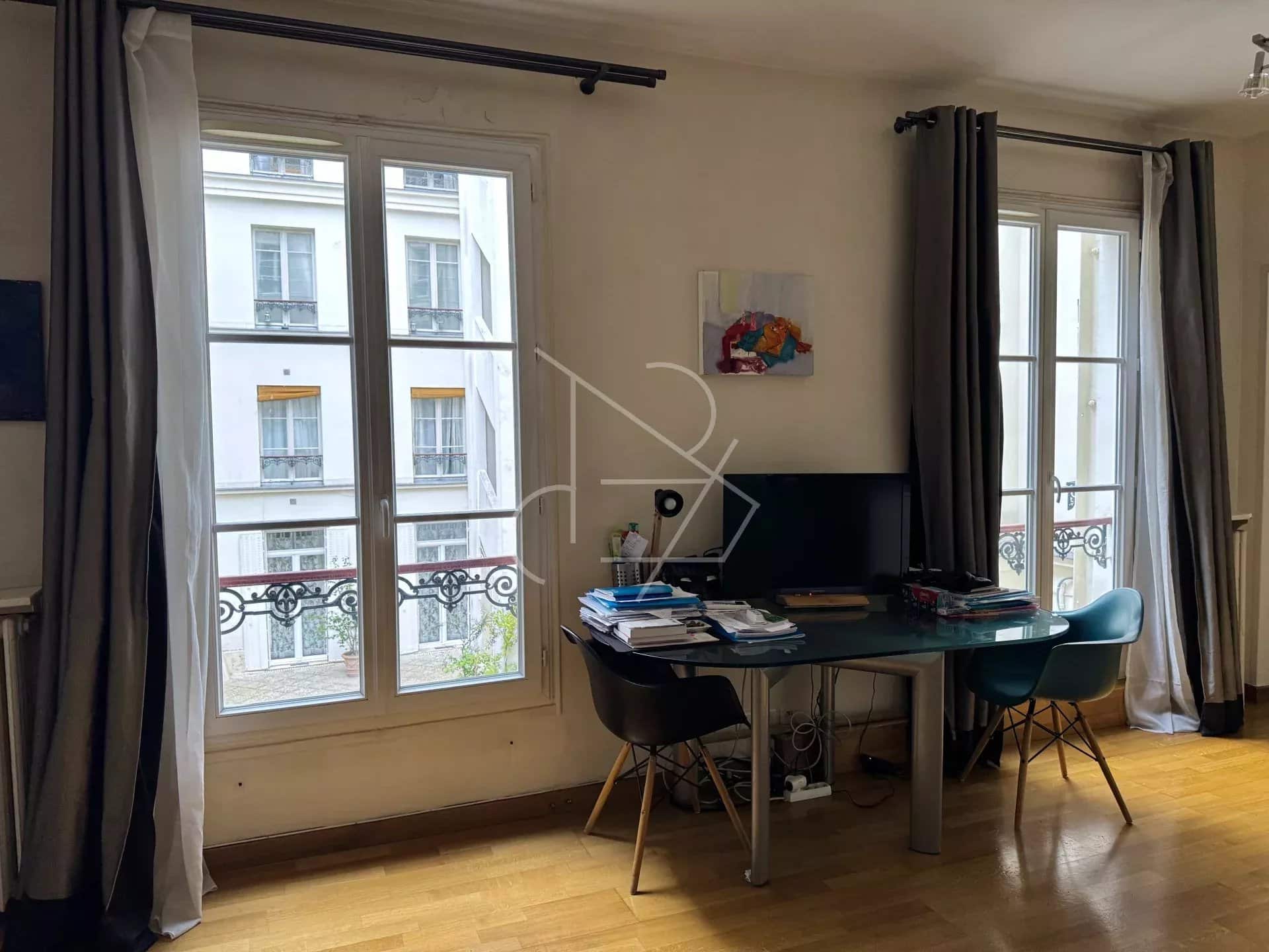 3acdd5fe515eefd48d8add867b2db291_9679a23d53_1920-original-5265 Appt 2P 49m² – Trocadéro – Paris 16ème